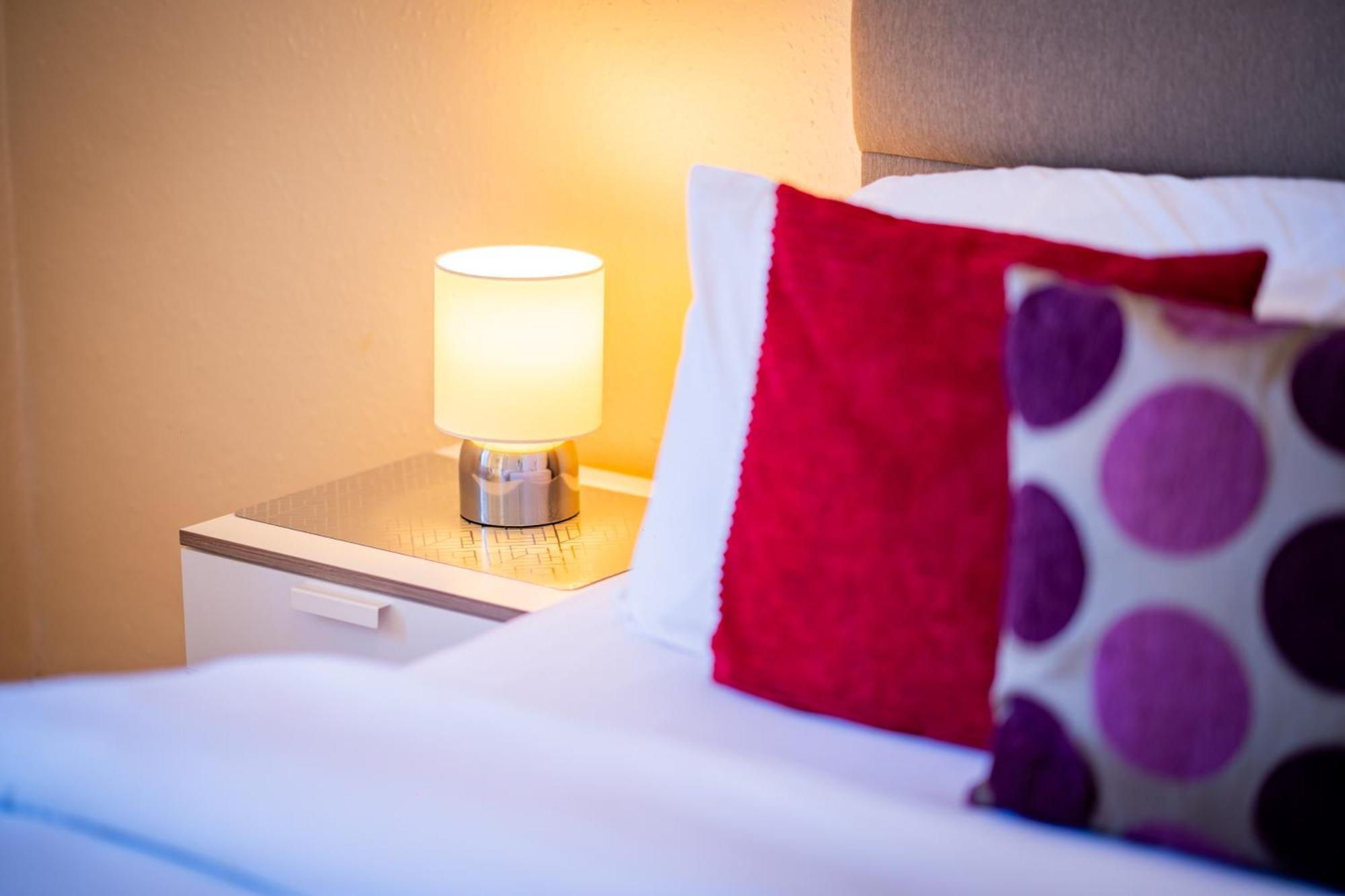 Apartment Luxury 4-bedroom Townhouse, Free Parking, Near Portobello Beach, Sleeps 8
